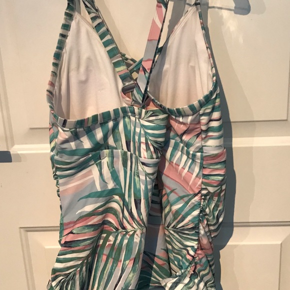 Floral Aqua contour Tankini size 2x - Picture 3 of 7